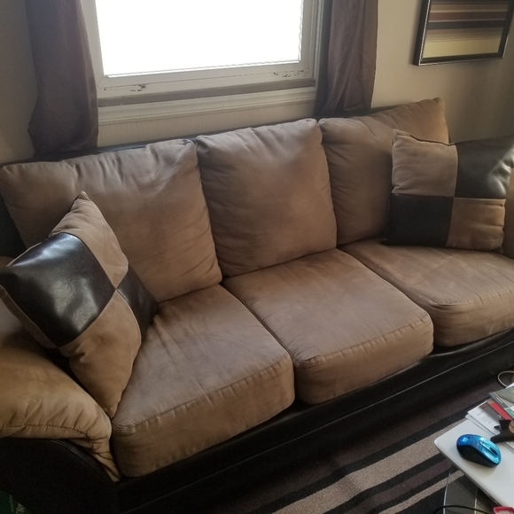 Living room set - Picture 3 of 3